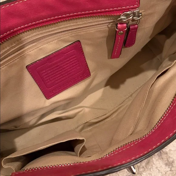 Vintage Coach  Pink Leather Tote Purse
Turnlock Satchel Shoulder Bag - Picture 16 of 16